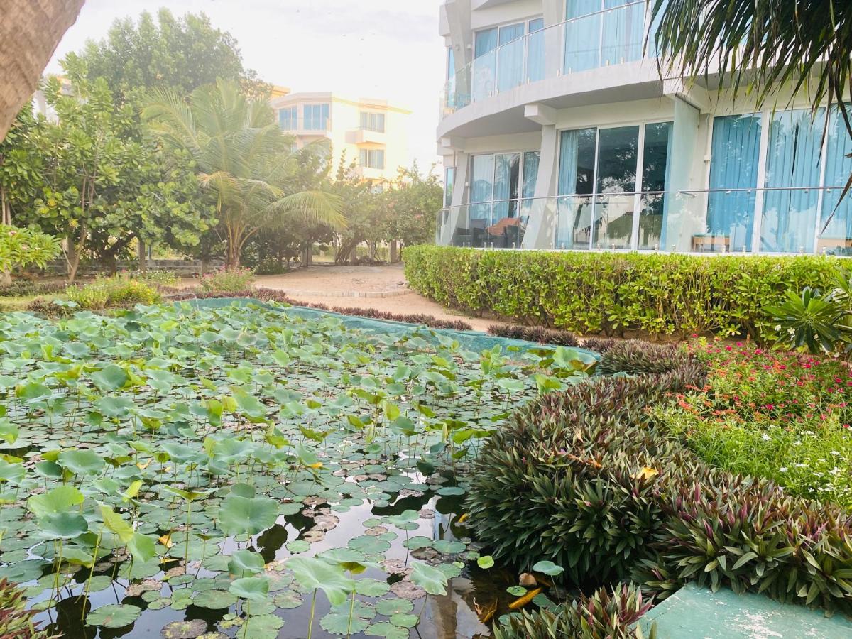 Trincomalee Ocean Front Condos Exterior foto